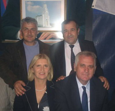Milenko Rudinac i Radoslav Ružić sa predsednikom Srbije Tomislavom Nikolićem i njegovom suprugom Dragicom 15.10.2013. Bajčetina